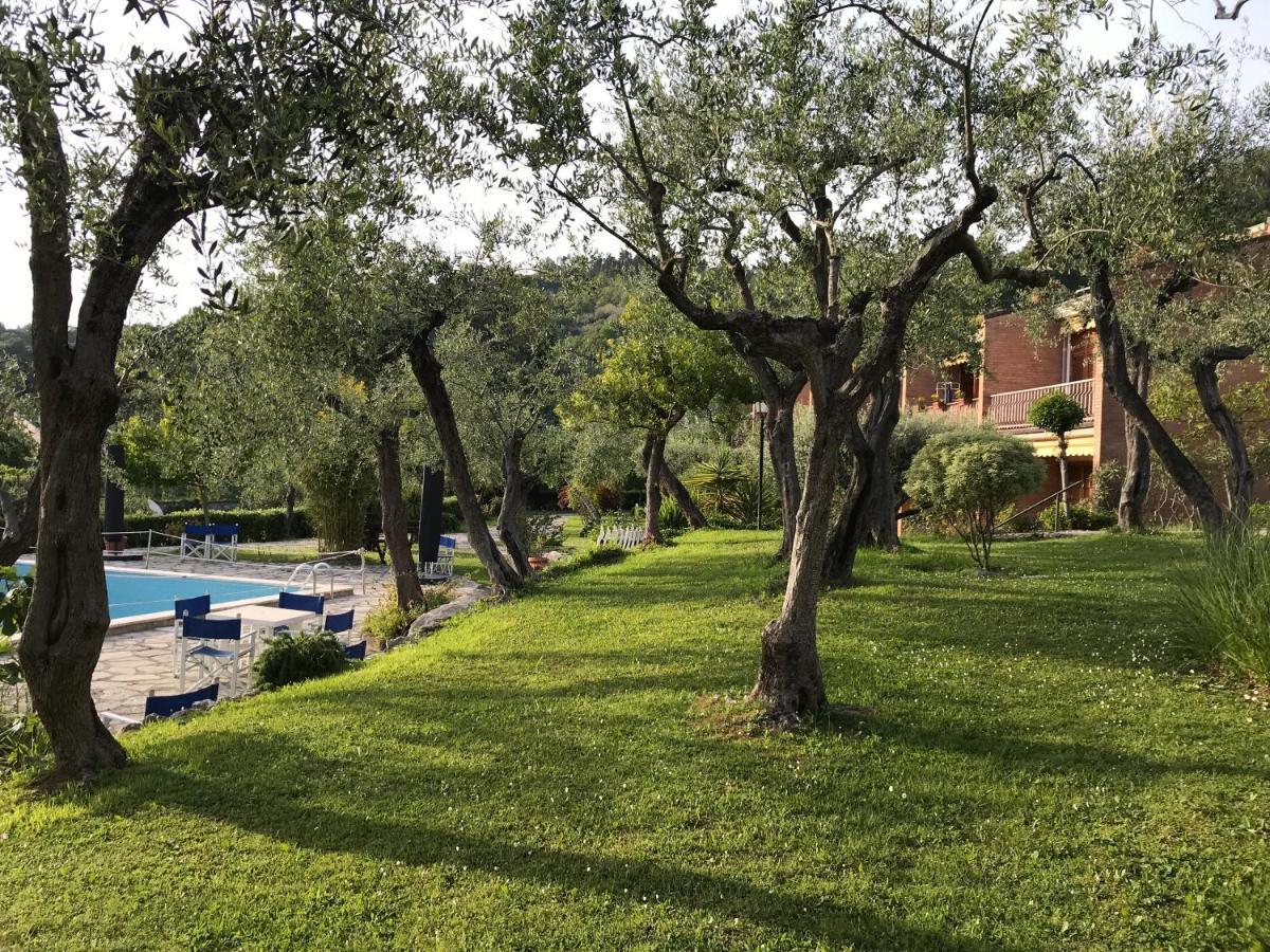 莱里奇La Casa Fra Gli Ulivi公寓 外观 照片